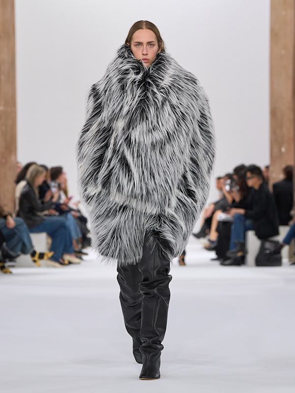 Sportmax Fall/Winter 2025 Show: FW25 Reinvention and Evolution